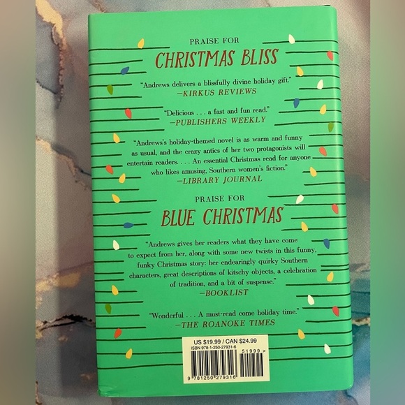 Mary Kay Andrews 'The Santa Suit' Book - Picture 2 of 4